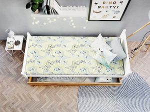 Miniaturka 2 - Pokój dziecięcy z łóżkiem i kolorowym materacem w motywy roślinne