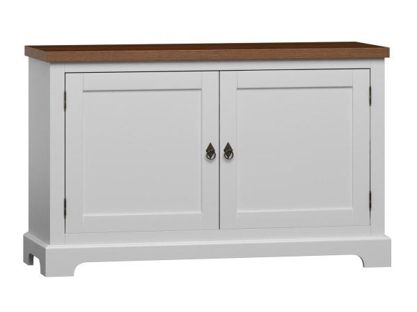 Biała komoda z drewnianym blatem oraz drzwiami, styl prowansalski