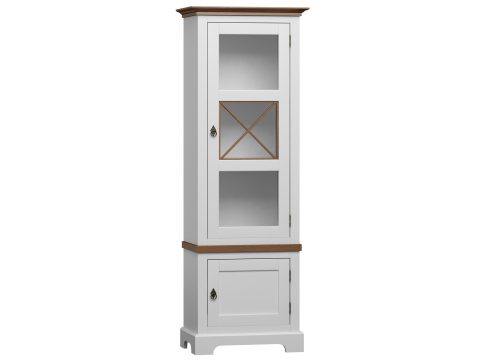 Wysoka biała witryna z przeszklonymi drzwiami, styl prowansalski