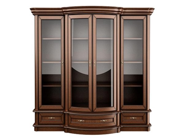 Klasyczna witryna z przeszklonymi drzwiami, rzeźbionymi detalami i dekoracyjnymi uchwytami do eleganckiego wnętrza