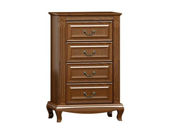 Drewniana komoda z rzeźbionymi nogami, eleganckimi uchwytami i klasycznym wykończeniem do eleganckiego wnętrza