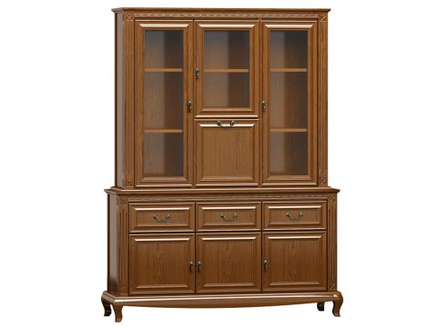 Klasyczna witryna z przeszklonymi drzwiami, rzeźbionymi nogami i eleganckimi uchwytami do stylowego wnętrza