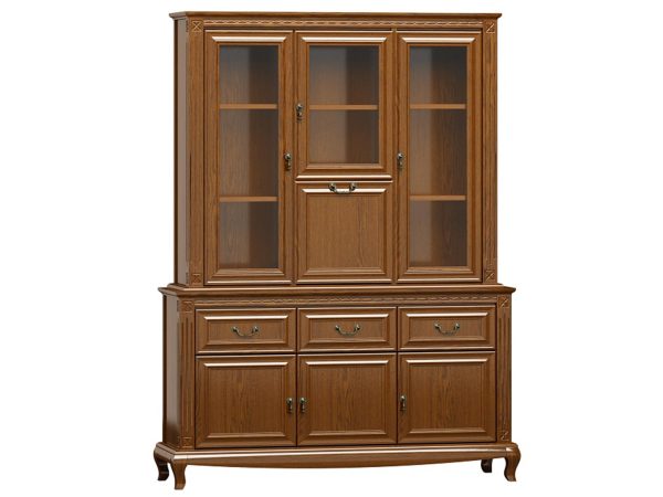 Klasyczna witryna z przeszklonymi drzwiami, rzeźbionymi nogami i eleganckimi uchwytami do stylowego wnętrza