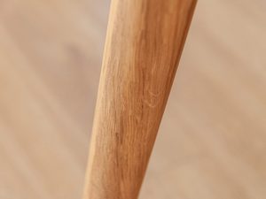 Miniaturka 5 - Detal połączenia nóg komody, wytrzymała konstru