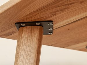 Miniaturka 3 - Solidne połączenie nóg komody dębowej, stabilna konstrukcja