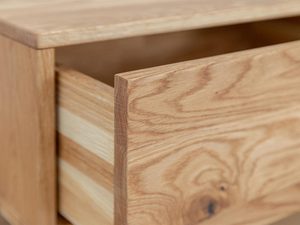 Miniaturka 4 - Zbliżenie na krawędź szuflady od ławy