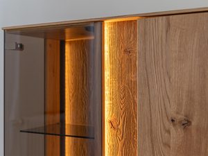 Miniaturka 8 - Detal na podświetlenie w witrynie