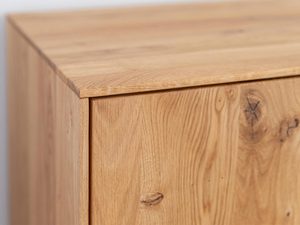 Miniaturka 7 - Zbliżenie na naturalne słoje drewna dębowego