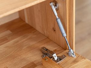 Miniaturka 9 - Mechanizm podnoszenia frontu szafki dębowej