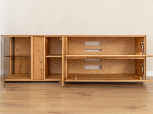 Miniaturka 3 - Szafka RTV dębowa z półkami i przegrodami