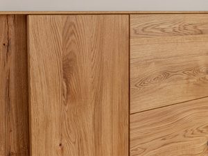 Miniaturka 4 - Front komody z litego dębu z wyrazistym usłojeniem
