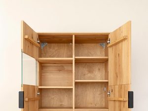 Miniaturka 6 - Nowoczesna witryna z litego dębu z eleganckim wykończeniem