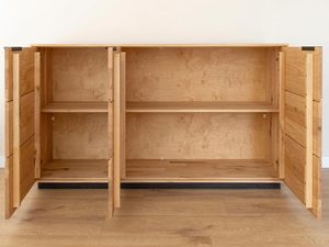 Miniaturka 4 - Środek komody drewnianej z półkami i otwartymi drzwiami