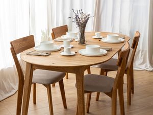 Miniaturka 9 - Nowoczesny stół dębowy z naturalnym wykończeniem, klasyczny design