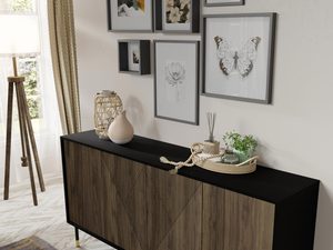 Miniaturka 3 - Czarna komoda z drewnianymi frontami o matowym wykończeniu i smukłymi metalowymi nogami w stylu industrialnym