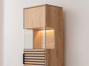 Miniaturka 3 - Wysoka witryna z podświetleniem i szklanymi drzwiami