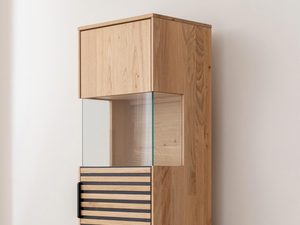 Miniaturka 2 - Detal wykończenia drewnianych frontów witryny