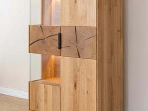 Miniaturka 2 - Witryna dębowa z podświetleniem LED i industrialnym wykończeniem