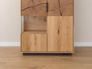 Miniaturka 4 - Drewniana witryna z litego dębu z czarnymi uchwytami