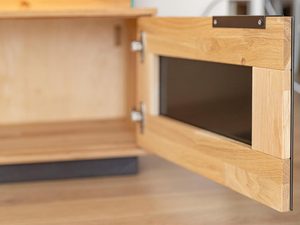 Miniaturka 7 - Drzwiczki od szafki RTV z czarnym elementem