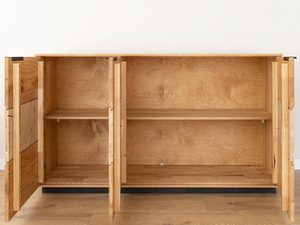 Miniaturka 4 - Zbliżenie na środek komody z drewna dębowego