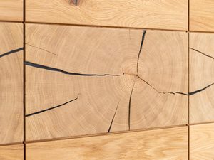 Miniaturka 8 - Komoda dębowa z nowoczesnymi czarnymi detalami