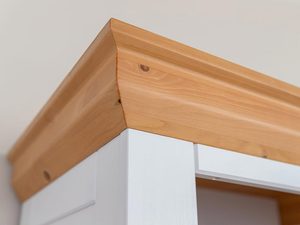 Miniaturka 2 - Detal wykończenia drewnianego blatu w stylu rustykalnym