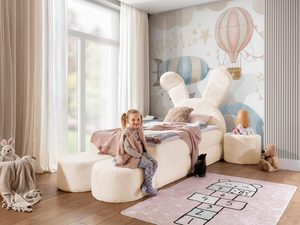 Miniaturka 4 - Beżowe łóżko tapicerowane z zagłówkiem i pufą do pokoju dziecka