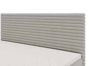 Miniaturka 24 - Detal jasnoszarego zagłówka z poziomym prążkowaniem