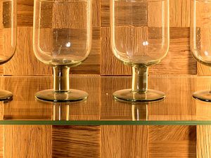 Miniaturka 4 - Zbliżenie na elementy dekoracyjne witryny z dębu litego