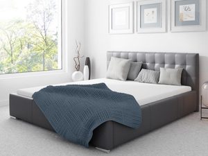 Miniaturka 8 - Łóżko tapicerowane w kolorze brązowym z prostym zagłówkiem – klasyczne łóżko do sypialni, które wprowadza ciepło do wnętrza.