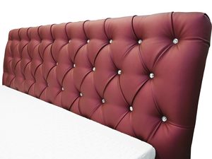 Miniaturka 2 - Tapicerowany zagłówek do łóżka w kolorze czerwonym z przeszyciami i kryształkami