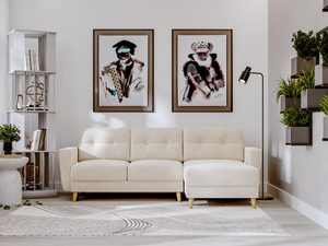 Miniaturka 39 - Beżowa sofa narożna z wysokimi oparciami i poduszkami