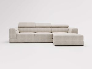 Miniaturka 26 - Beżowy narożnik z gładką tapicerką i nowoczesnym stylem