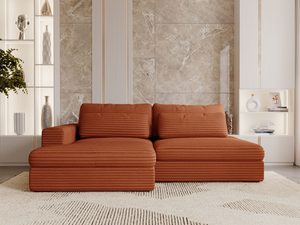 Miniaturka 37 - Rudawa sofa z siedziskiem i poduchami w aranżacji rustykalnej