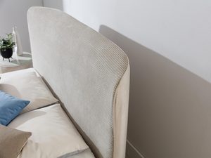 Miniaturka 15 - Beżowe łóżko z wysokim zagłówkiem i eleganckim wykończeniem