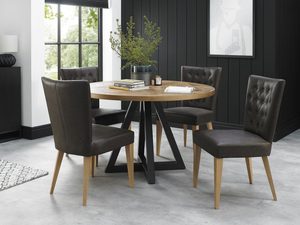 Miniaturka 4 - Aranżacja jadalni z okrągłym stołem dębowym i tapicerowanymi krzesłami