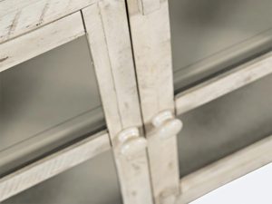 Miniaturka 4 - Jasna drewniana witryna z przeszklonymi drzwiami w stylu prowansalskim