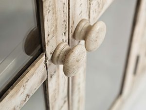 Miniaturka 6 - Komoda w Kolorze Kości Słoniowej z Przeszklonymi Drzwiami – Avola