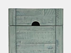 Miniaturka 4 - Widok tylnej ściany drewnianej szafki z otworem na kable, styl rustykalny