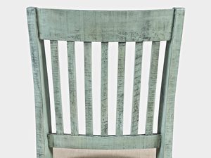 Miniaturka 1 - Tył drewnianego krzesła z pionowymi szczebelkami