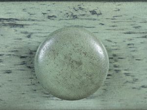 Miniaturka 5 - Detal gałki meblowej w stylu rustykalnym, wykończenie w stylu vintage