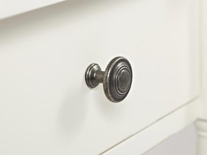 Miniaturka 3 - Detal metalowego uchwytu w stylu industrialnym