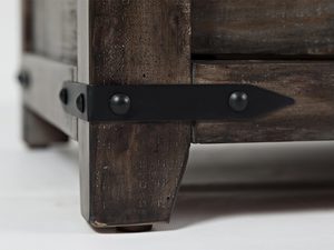 Miniaturka 5 - Detal metalowej prowadnicy drzwi przesuwnych w stylu industrialnym