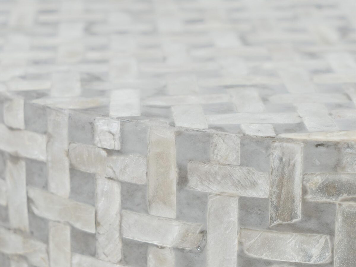 Detale stolika z naturalnej muszli