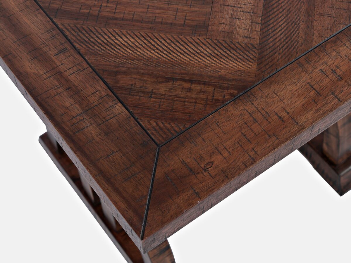 Stół jadalniany z drewnianym blatem i solidną podstawą