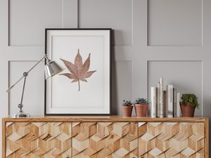 Miniaturka 5 - Drewniana komoda z geometrycznymi frontami w aranżacji salonu styl nowoczesny