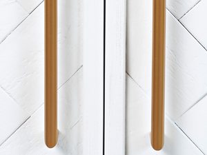 Miniaturka 2 - Zbliżenie na eleganckie uchwyty w stylu glamour