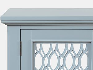 Miniaturka 2 - Detal rzeźbionego frontu komody w stylu klasycznym