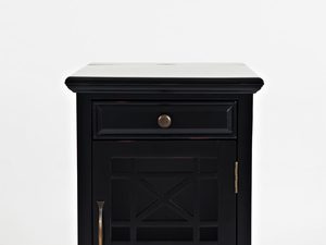 Miniaturka 2 - Szafka nocna w czarnym wykończeniu z ażurowymi drzwiczkami i metalowym uchwytem